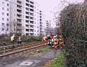 Kind unter Strassenbahn Koeln Porz Steinstr 01